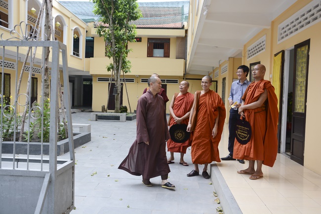 The 7th Tripitaka Dharma Master Sīlakkhandhābhivaṁsa visited Hoang Phap Temple