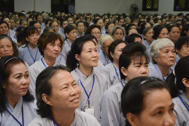 The 7th Tripitaka Dharma Master Sīlakkhandhābhivaṁsa visited Hoang Phap Temple