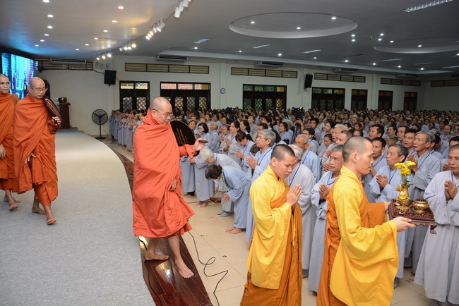 The 7th Tripitaka Dharma Master Sīlakkhandhābhivaṁsa visited Hoang Phap Temple