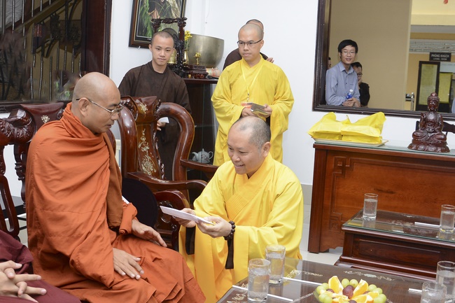 The 7th Tripitaka Dharma Master Sīlakkhandhābhivaṁsa visited Hoang Phap Temple