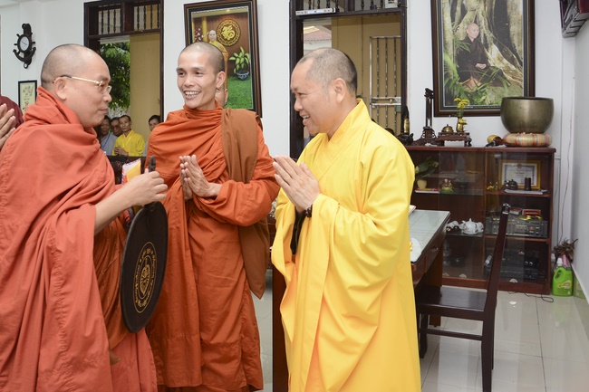 The 7th Tripitaka Dharma Master Sīlakkhandhābhivaṁsa visited Hoang Phap Temple