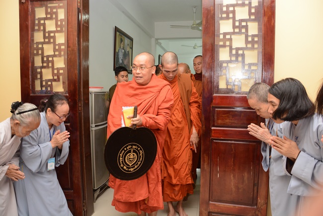 The 7th Tripitaka Dharma Master Sīlakkhandhābhivaṁsa visited Hoang Phap Temple