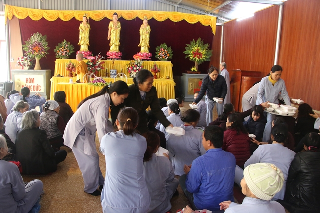Quảng Ninh: Chùa Tiêu Dao hướng dẫn oai nghi của người Phật tử