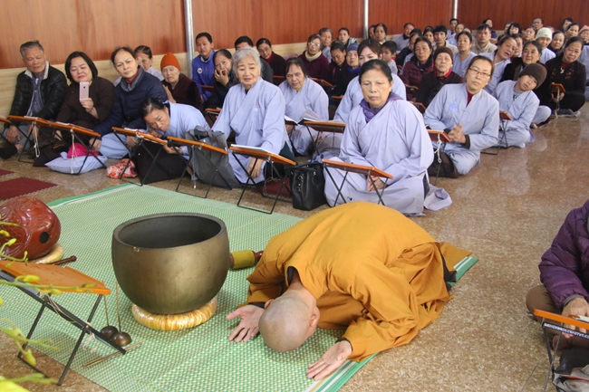 Quảng Ninh: Chùa Tiêu Dao hướng dẫn oai nghi của người Phật tử
