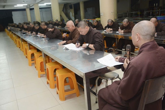 Buổi ôn chính tả dành cho chư Tăng