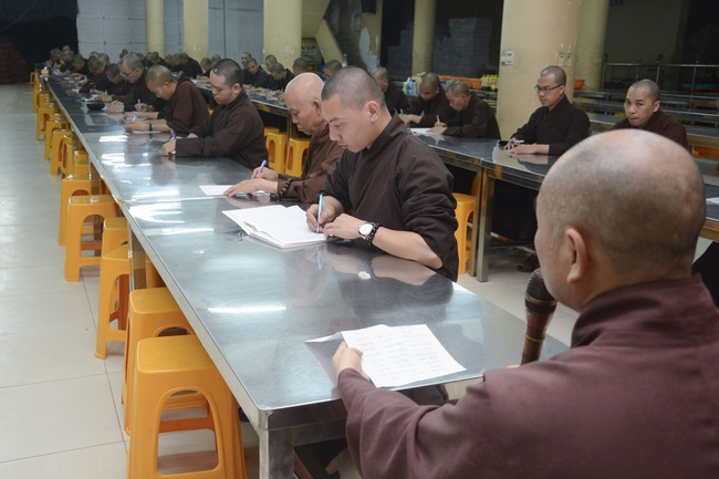 Buổi ôn chính tả dành cho chư Tăng