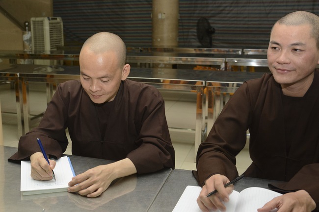 Buổi ôn chính tả dành cho chư Tăng