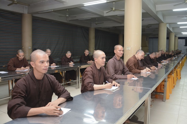 Buổi ôn chính tả dành cho chư Tăng