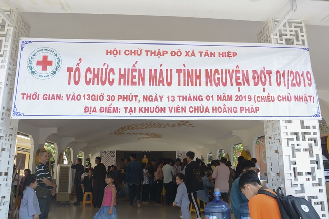 Hiến máu nhân đạo