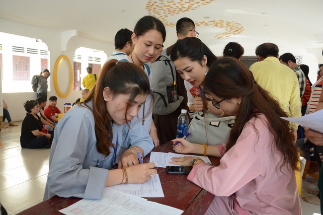 Hiến máu nhân đạo