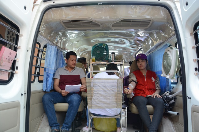 Hiến máu nhân đạo