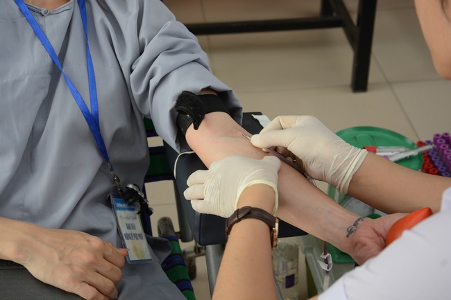 Hiến máu nhân đạo