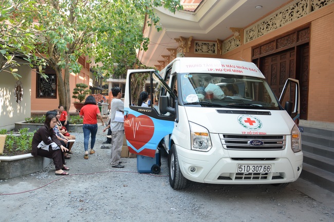 Hiến máu nhân đạo