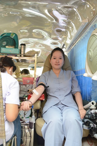 Hiến máu nhân đạo