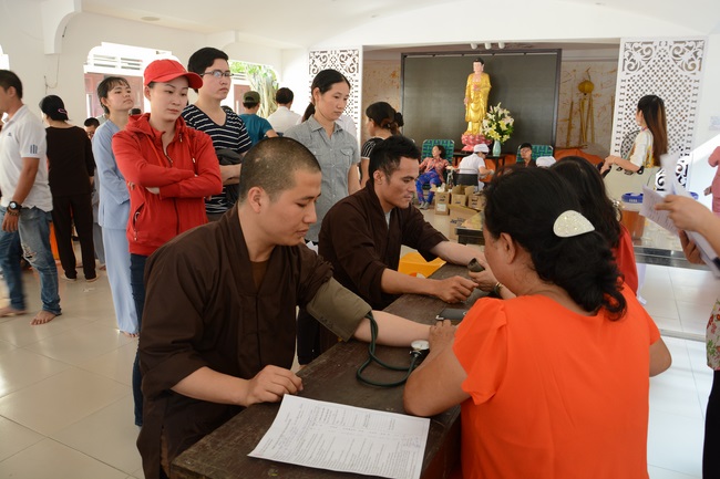 Hiến máu nhân đạo