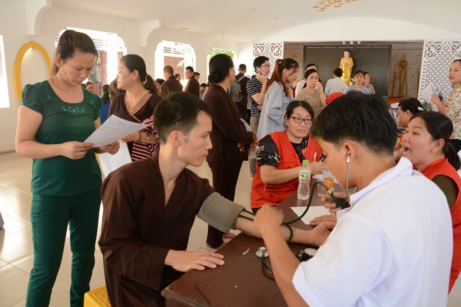 Hiến máu nhân đạo