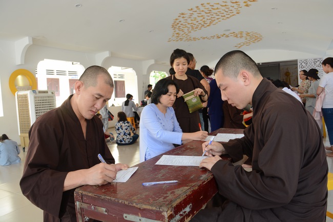 Hiến máu nhân đạo