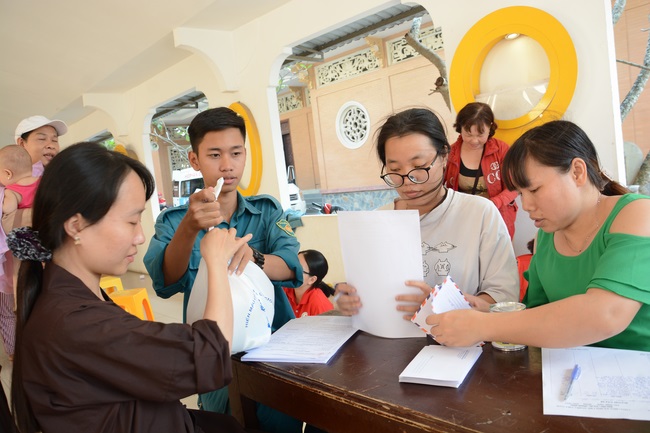 Hiến máu nhân đạo