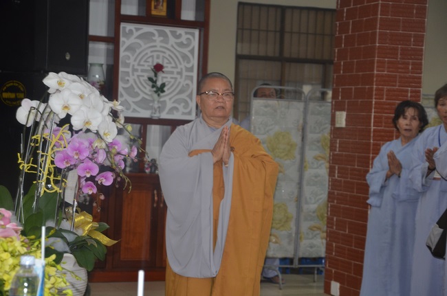 Dự lễ lạc thành chánh điện và trao học bổng tại chùa Phước Long