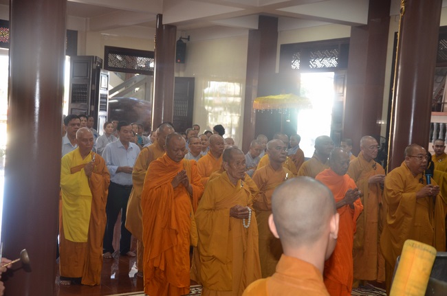 Dự lễ lạc thành chánh điện và trao học bổng tại chùa Phước Long