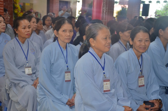 Dự lễ lạc thành chánh điện và trao học bổng tại chùa Phước Long