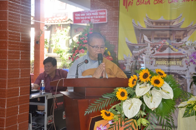 Dự lễ lạc thành chánh điện và trao học bổng tại chùa Phước Long