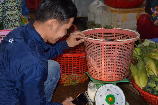 Dự lễ lạc thành chánh điện và trao học bổng tại chùa Phước Long