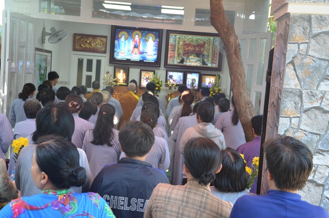 Dự lễ lạc thành chánh điện và trao học bổng tại chùa Phước Long