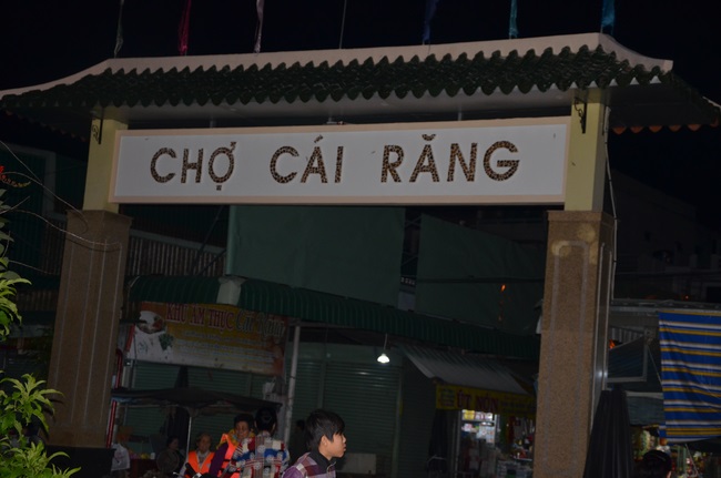 Dự lễ lạc thành chánh điện và trao học bổng tại chùa Phước Long