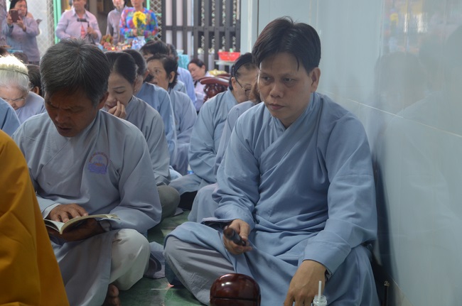 Dự lễ lạc thành chánh điện và trao học bổng tại chùa Phước Long