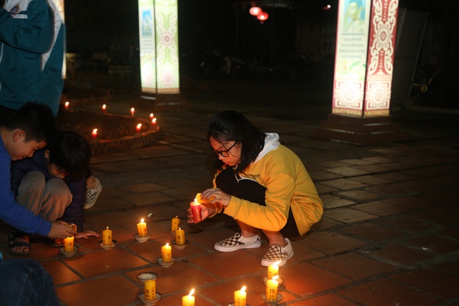Dong Cao pagoda warmly celebrating enlightened achievement of the Bodhisattva Siddhartha