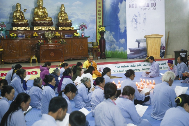 Dong Cao pagoda warmly celebrating enlightened achievement of the Bodhisattva Siddhartha