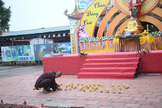 Dong Cao pagoda warmly celebrating enlightened achievement of the Bodhisattva Siddhartha