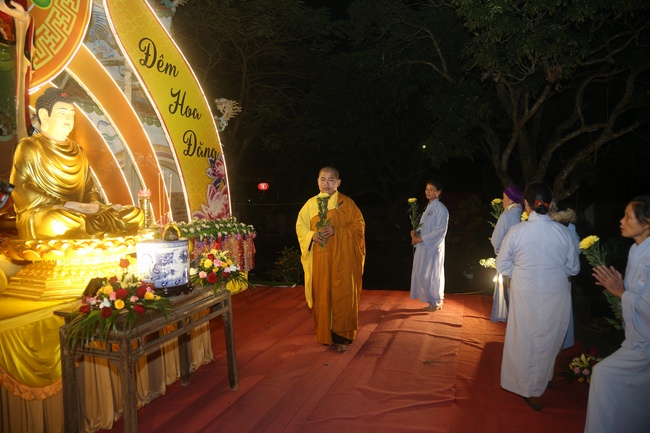 Dong Cao pagoda warmly celebrating enlightened achievement of the Bodhisattva Siddhartha