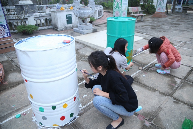 Dong Cao pagoda warmly celebrating enlightened achievement of the Bodhisattva Siddhartha