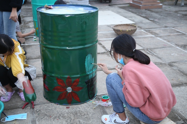 Dong Cao pagoda warmly celebrating enlightened achievement of the Bodhisattva Siddhartha