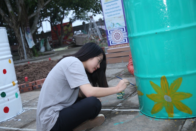 Dong Cao pagoda warmly celebrating enlightened achievement of the Bodhisattva Siddhartha