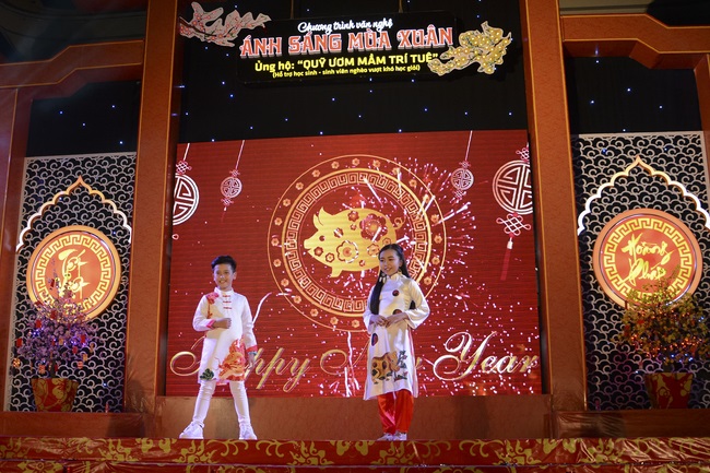 Chương trình ca nhạc mừng xuân Kỷ Hợi