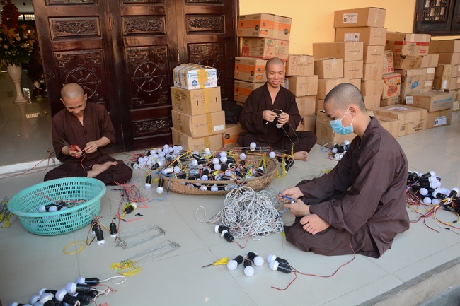 Series photos of activities preparing for the New Year 2019