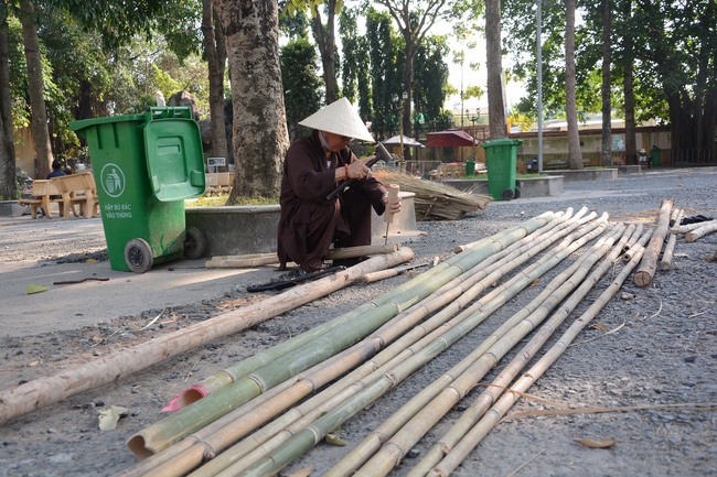 Series photos of activities preparing for the New Year 2019