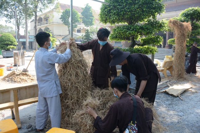 Series photos of activities preparing for the New Year 2019