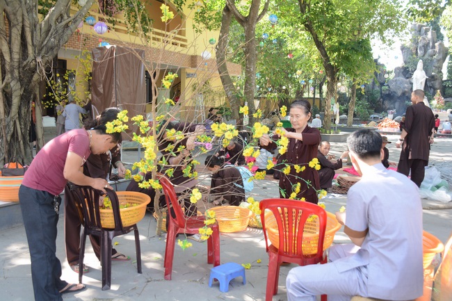 Series photos of activities preparing for the New Year 2019