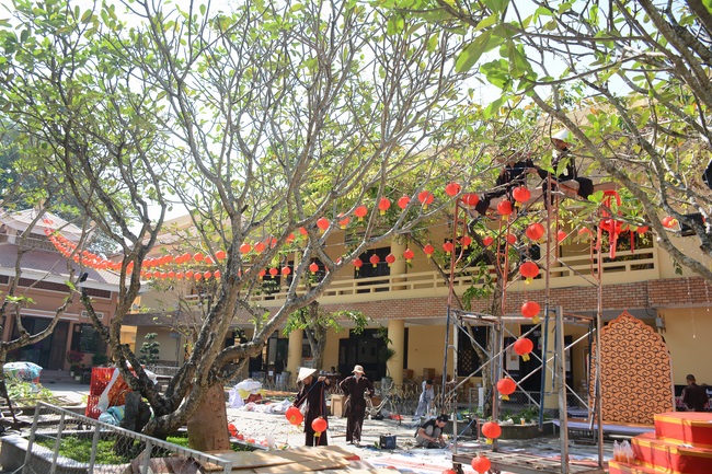 Series photos of activities preparing for the New Year 2019