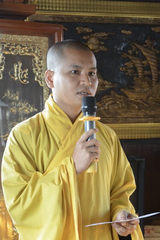 Phóng sanh bằng du thuyền trên sông Sài Gòn