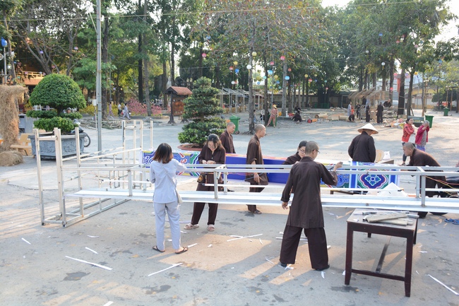 Series photos of activities preparing for the New Year 2019