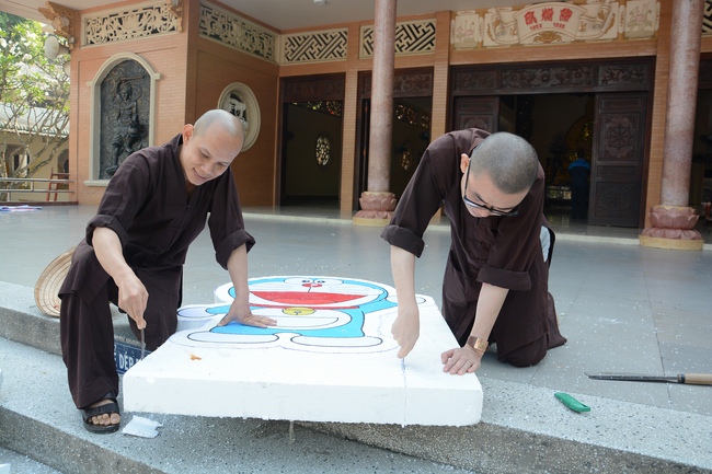 Series photos of activities preparing for the New Year 2019