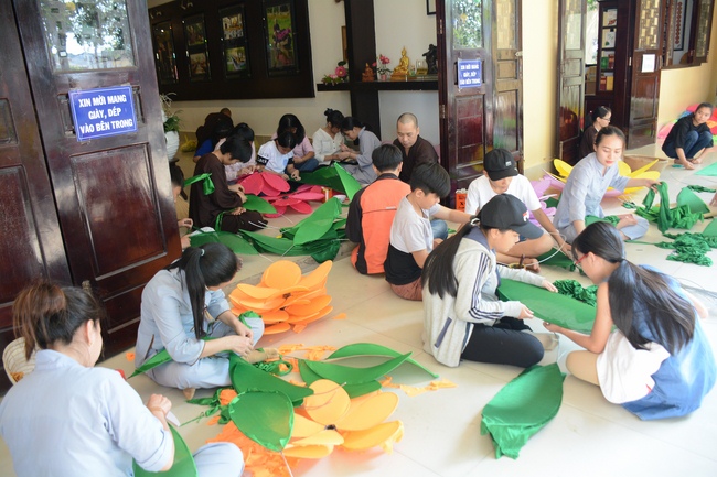 Series photos of activities preparing for the New Year 2019