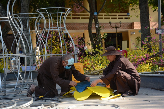 Series photos of activities preparing for the New Year 2019