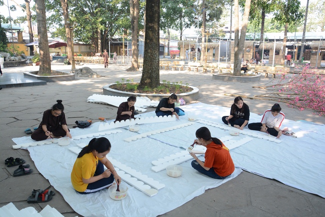 Series photos of activities preparing for the New Year 2019