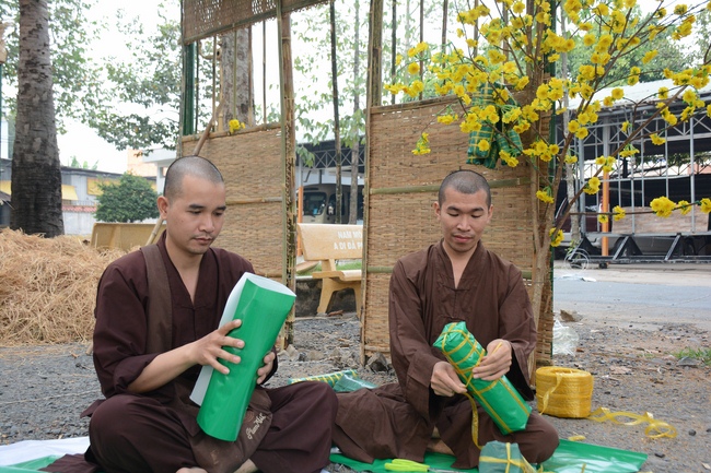 Series photos of activities preparing for the New Year 2019